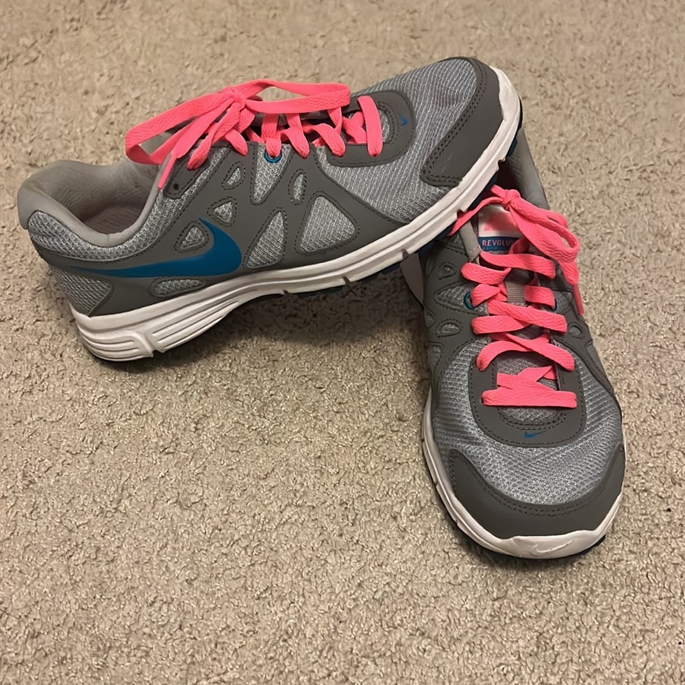 NIKE Revolution 2 Gray Pink Lace Up Sneakers Style# 554902-006, Size 9.5 - Picture 2 of 7